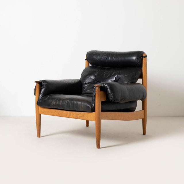 Brazilian style lounge chair by Eric Merthen for Ire Möbler, Sweden, 1960s Made of oak wood and black leather. Original,...