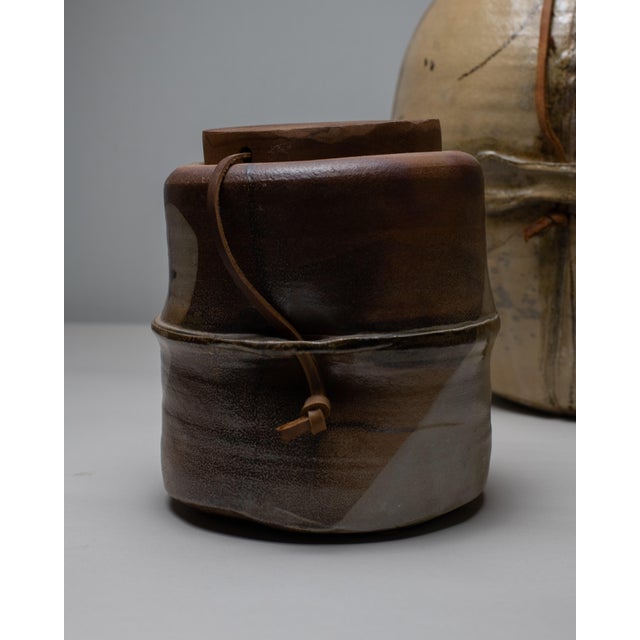Lidded Stoneware Vessel by Sandra Johnstone, Mid-Century Modern, 1970s For Sale In Los Angeles - Image 6 of 8