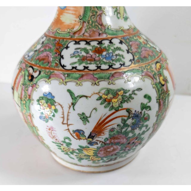 19th Century Chinese Export Chinoiserie Rose Medallion Bottle Vase With Lid For Sale - Image 16 of 18