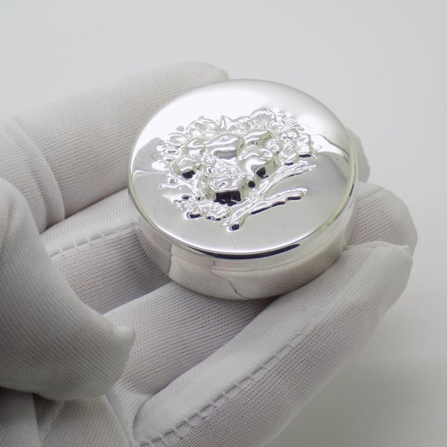 Silver Vintage Italian Handmade Genuine Silver Fruit Design Pill Snuff Trinket Box, Made in Padua (Italy) For Sale - Image 8 of 12