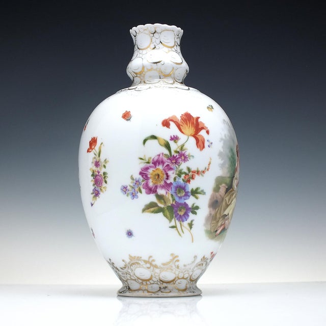 Technical A fine 19th century porcelain vase made by C.G. Schierholz & Sohn in c1865. "The Schierholz porcelain factory,...