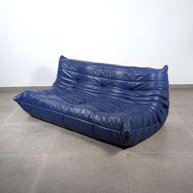 Vintage Togo Three-Seater Sofa in Blue Leather by Michel Ducaroy for Ligne Roset, 1980s For Sale - Image 10 of 10