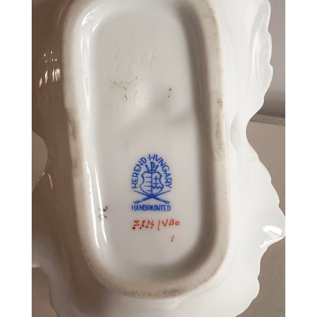 White Herend Queen Victoria Hand-Painted Butterfly Dish, Hungary, Mid-20th Century For Sale - Image 8 of 8