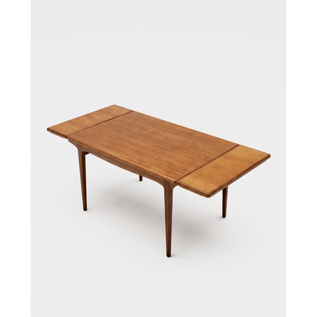 Wood Scandinavian Extendable Table by Johannes Andersen, 1960 For Sale - Image 7 of 10