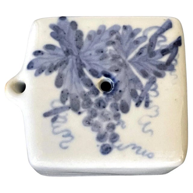 Mid 19th Century Korean Joseon Dynasty Ceramic Water Dropper For Sale - Image 10 of 10