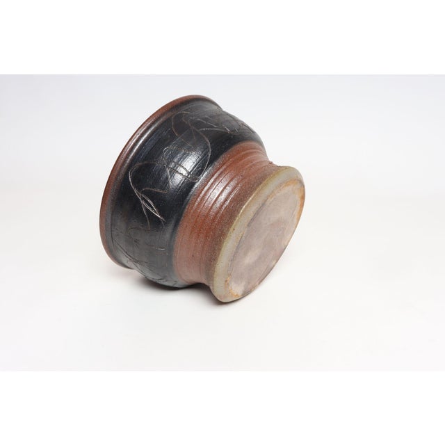 Ceramic Large Vintage Maroon and Charcoal Sgraffito Ceramic Planter by Deanna Nichols For Sale - Image 7 of 14