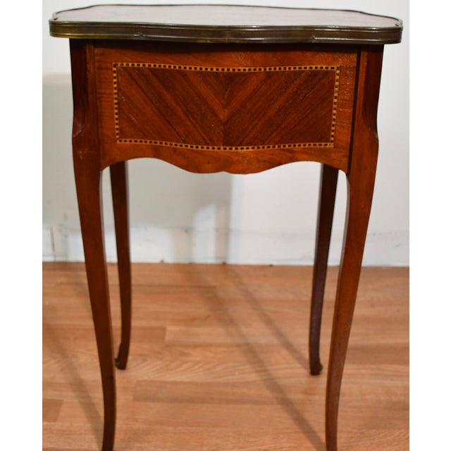 1910s 1910 Antique French Louis XV Walnut Satin Wood Inlay Nightstand Table France For Sale - Image 5 of 14