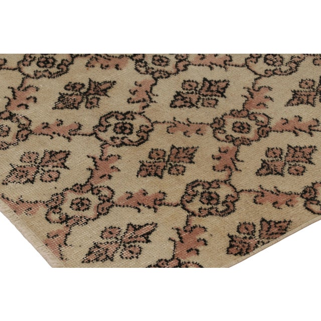 Vintage Turkish Runner, Brown With All-Over Geometric Patterns – Rug & Kilim For Sale In New York - Image 6 of 8