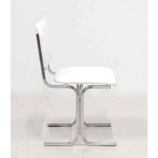 Vintage Italian Chrome-Plated Metal Chairs with White Leather Seats, 1970s, Set of 6 For Sale - Image 6 of 9