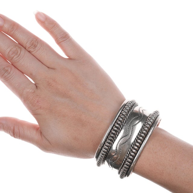 6.5" Vintage Navajo Sterling twisted wire wide cuff bracelet For Sale - Image 11 of 11