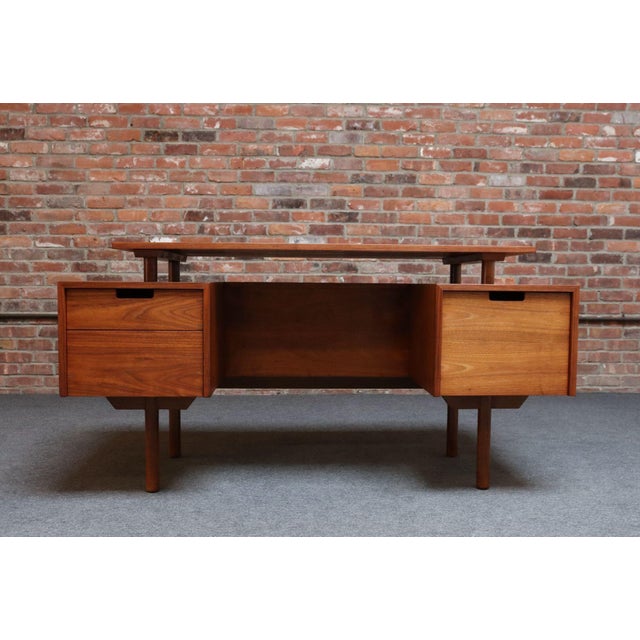 Glenn of California Mid Century Floating Top Walnut Desk by Milo Baughman for Glenn of California For Sale - Image 4 of 18