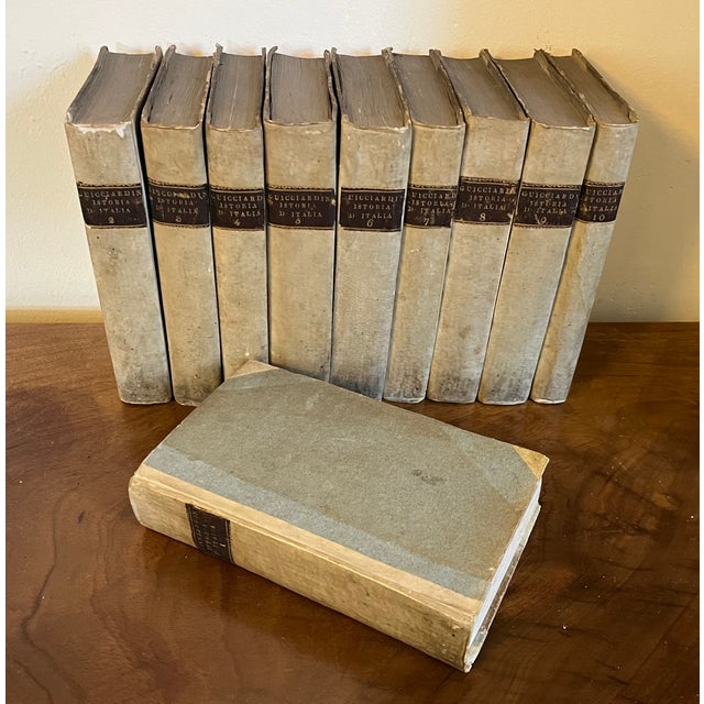 Paper Antique Early 19th Century Fine Vellum Bindings - History of Italy by M. Francesco Guicciardini - Milan 1803 - Set of 10 Books For Sale - Image 7 of 9