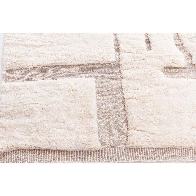 Tribal Contemporary Abstract Off White Carpet "ivory Labyrinth" by Doris Leslie Blau For Sale - Image 3 of 7