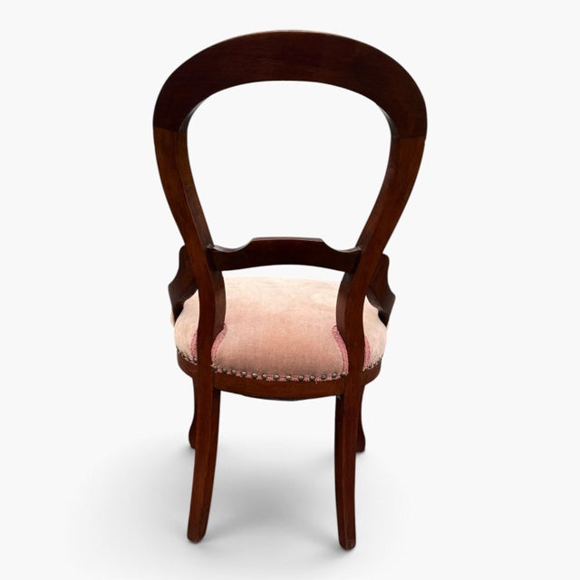 Victorian Balloon Back Chair • Antique Mahogany Side Chair For Sale - Image 4 of 9