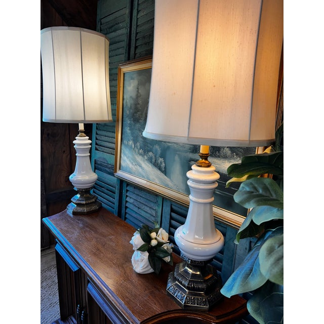 Vintage Honi Chilo Ceramic Lamps With Brass Base - a Pair For Sale - Image 10 of 14