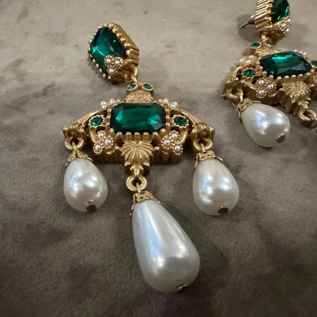 1990s Amazing Costume Jewelry Chandelier Earrings by Antigona Paris For Sale - Image 11 of 12