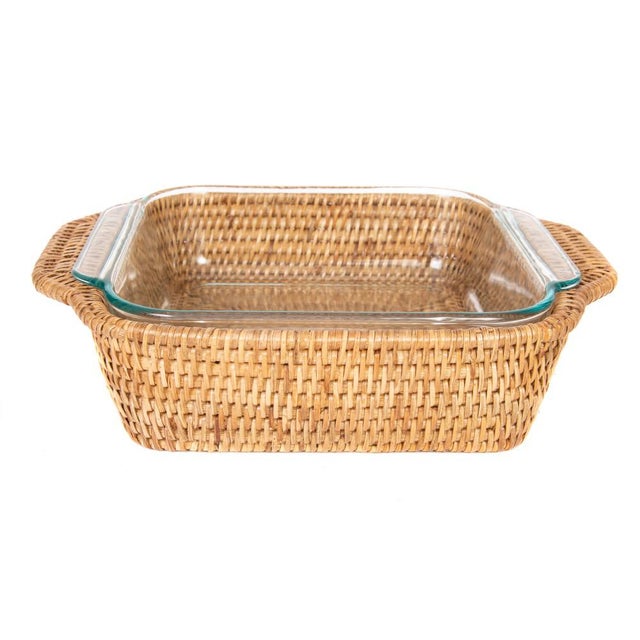 2020s Artifacts Rattan Square Baker Basket with Pyrex in Honey Brown - 2 Pieces For Sale - Image 5 of 8