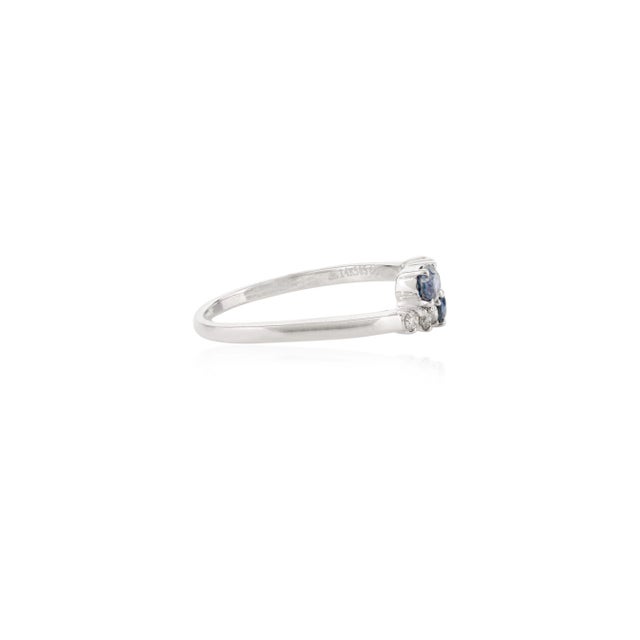 Natural Blue Sapphire and Diamond Two Stone Twist Ring Size 7 For Sale In New York - Image 6 of 8