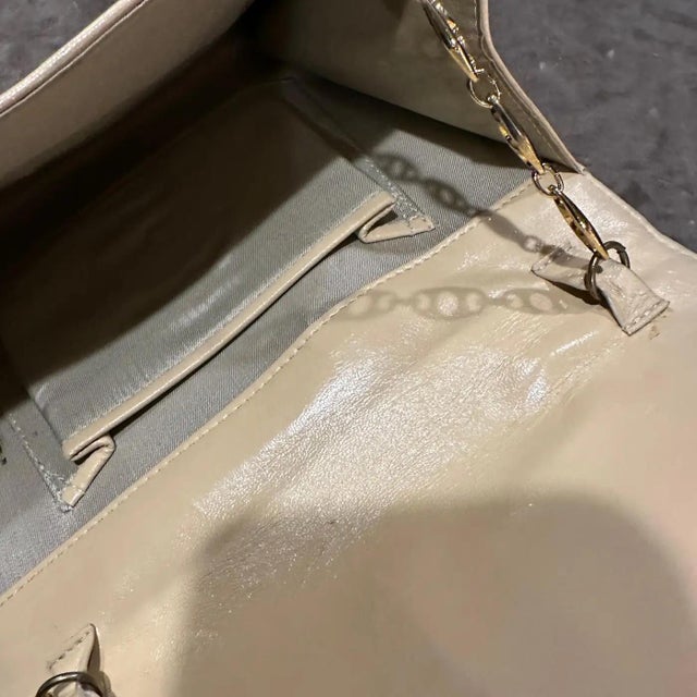 1950s Art Deco Style Cream Toned Bakelite and Leather Evening Bag For Sale - Image 11 of 12