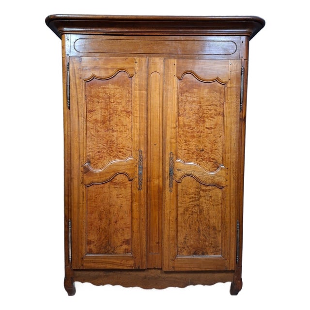 18th Century Louis XV Walnut Wardrobe, Bresse Region For Sale