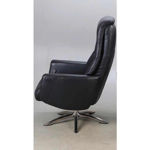 1980s Vintage Black Leather Chair with Chrome X-Frame Base, 1980s For Sale - Image 5 of 6