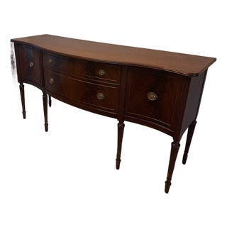 Early 20th Century Hepplewhite Serpentine Mahogany Sideboard For Sale