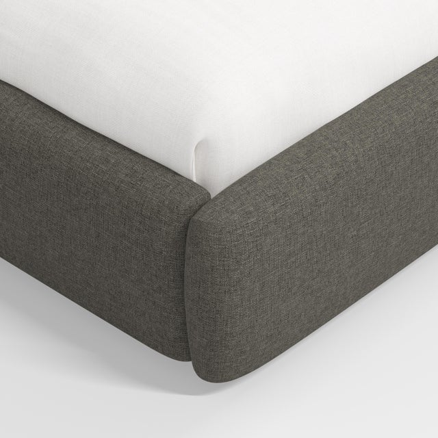 Stoffer Home x Cloth & Company Marisa Platform Bed in Textured Linen Charcoal For Sale In Chicago - Image 6 of 7