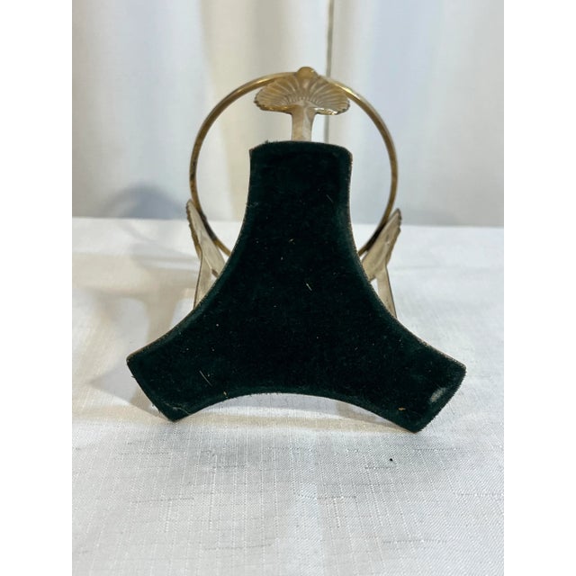 Late 20th Century Vintage Hollywood Regency Crackled Glass Vase With Three-Footed Shell Brass Mount For Sale - Image 5 of 6