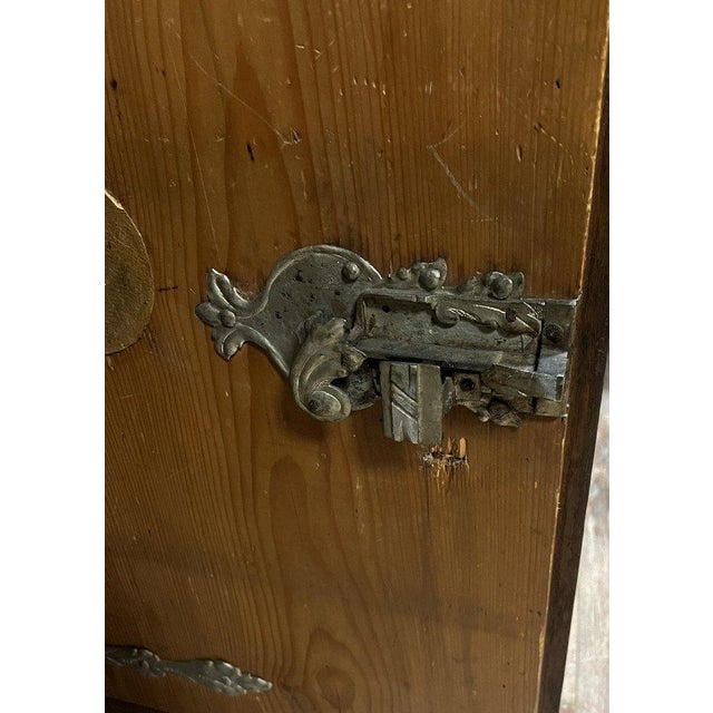 16th Century Buffet in Wood For Sale - Image 6 of 7