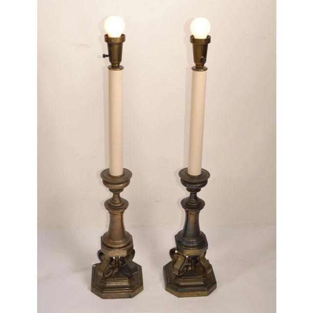 Stiffel 1950s Pair Vintage Neoclassical Stiffel Bronze Torchiere Table Lamps America For Sale - Image 4 of 12
