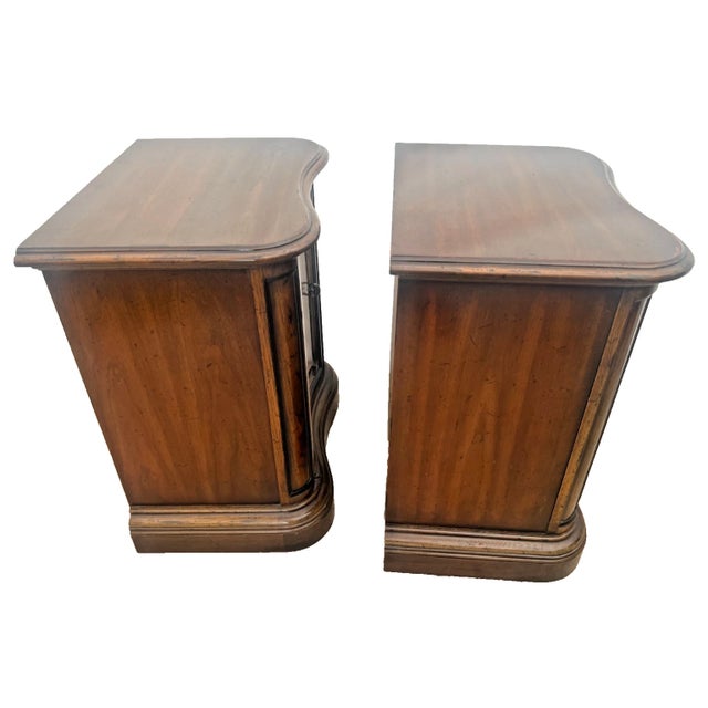 Wood 1960s Heritage Grand Tour Curved Walnut Nightstands End Tables Cabinet, Shelf Set of Two For Sale - Image 7 of 12