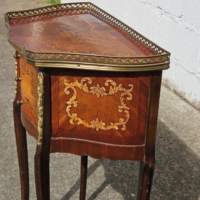 Wood Marquetry Nightstand in Wood and Brass For Sale - Image 7 of 18