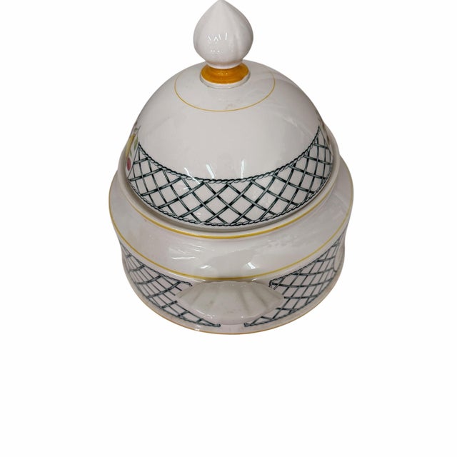Vintage Villeroy & Boch Basket lidded 8” chowder soup tureen. No ladle. Measures 10.5 handle to handle x 9” h.