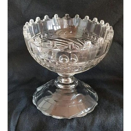 2000 - 2009 Edwardian Irish Cut Glass Fruit Bowl with Castle Rim For Sale - Image 5 of 14