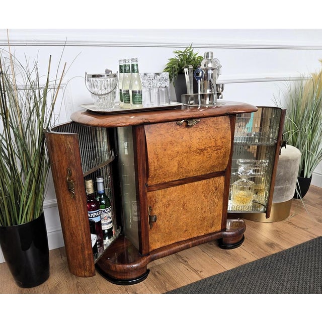 1950s Vintage Art Deco Italian Walnut Burl and Mirror Mosaic Dry Bar Cabinet by Paolo Buffa, 1950s For Sale - Image 5 of 11