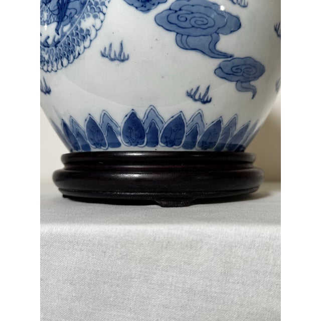 Blue Vintage Chinoiserie Cobalt Blue and White Ceramic Porcelain Lidded Ginger With Wood Base For Sale - Image 8 of 12