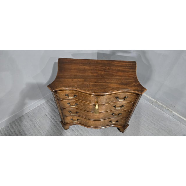 Small Serpentine Chest of Drawers, 1910 For Sale - Image 4 of 9