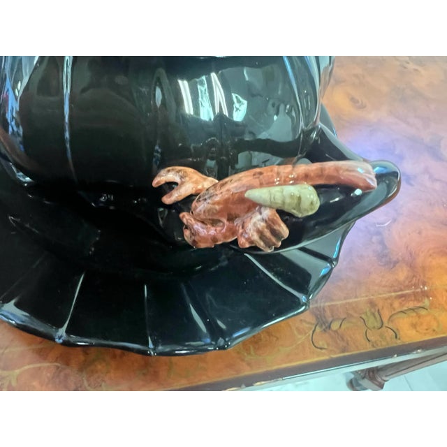 Majolica Trompe-L'œil Ceramic Shellfish Serving Dish With Platter Set- 2 Pieces For Sale - Image 4 of 12