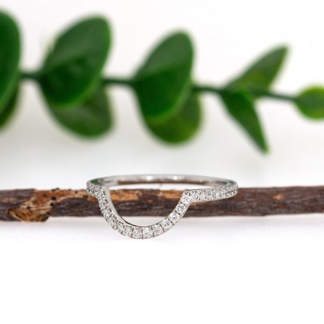Gorgeous Natural Diamond Band in 14k Solid White Gold | Stackable Band, Size 6.75 For Sale - Image 4 of 7