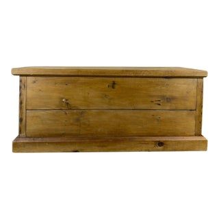 Early 20th Century English Pine Antique Blanket Chest For Sale