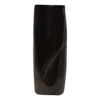 “Noche” Flower Vase , Mud & Ink, Taller Maya, 2024 For Sale