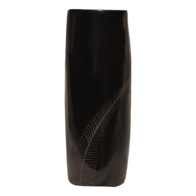 “Noche” Flower Vase , Mud & Ink, Taller Maya, 2024 For Sale