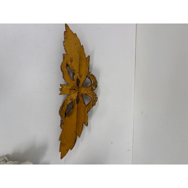 Vintage Carved Giltwood Louis XVI Ribbon Bow & Laurel Wall Ornament – 19" For Sale - Image 13 of 18