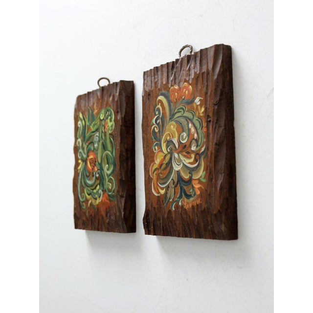 These mid-century wall hangings feature striking hand-painted paisley designs that add a touch of retro elegance to any...
