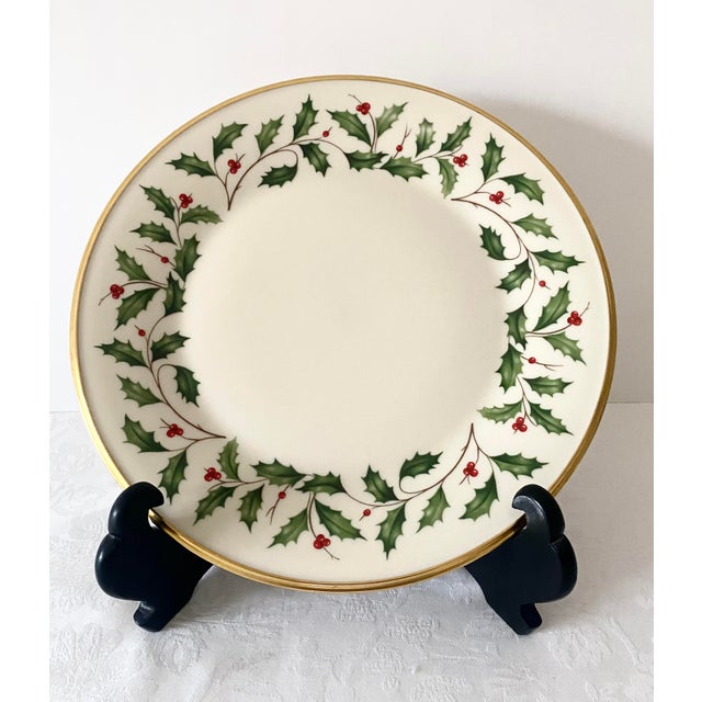 Late 20th Century Vintage Lenox Holiday Holly & Berries Plate Excellent Condition For Sale - Image 5 of 10