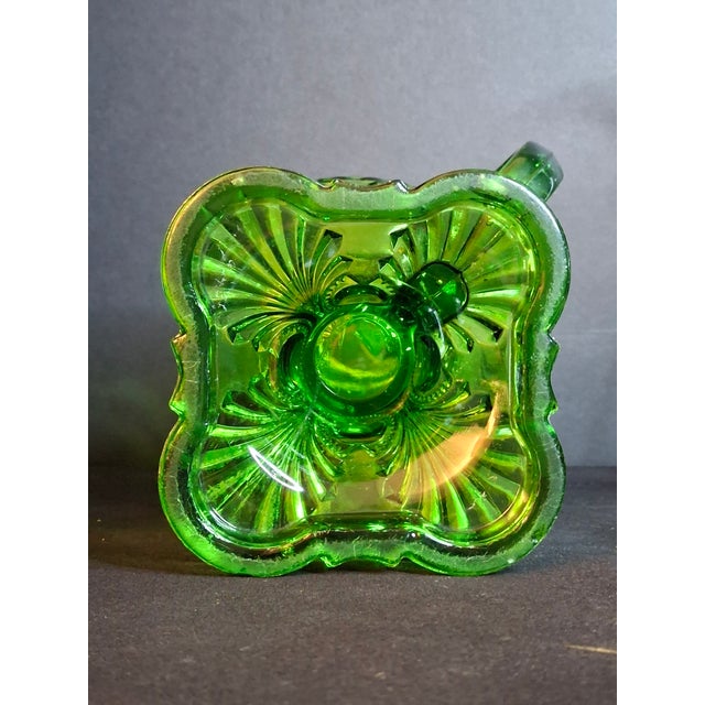 1960s Vintage Hollywood Regency l.e. Smith Emerald Green Moon & Star Glass Finger Oil Lamp Brass Burner Chimney For Sale - Image 5 of 18