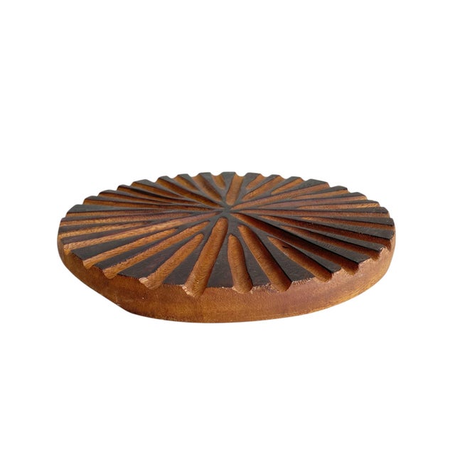 1980s Round Hotplate, Textured Wood Serving Platter, Rustic Kitchenware Cottagecore Bohemian For Sale - Image 4 of 7