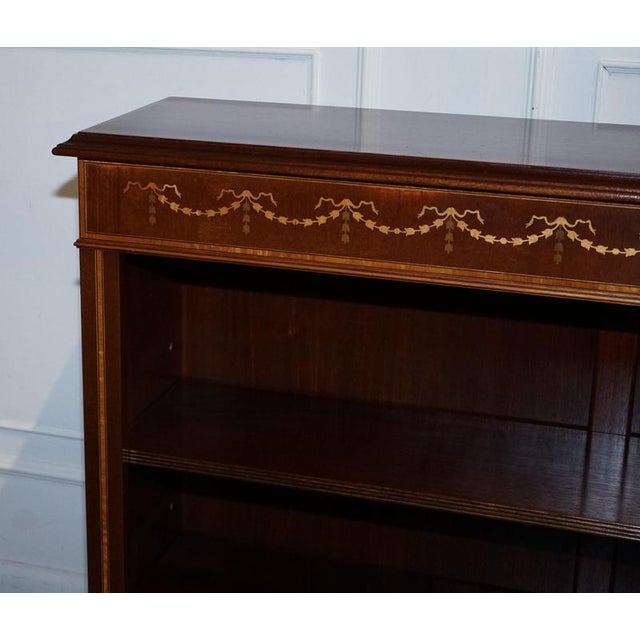2000 - 2009 Vintage Edwardian Style Sheraton Dwarf Open Bookcase Adjustable Shelves, Set of 2 For Sale - Image 5 of 18