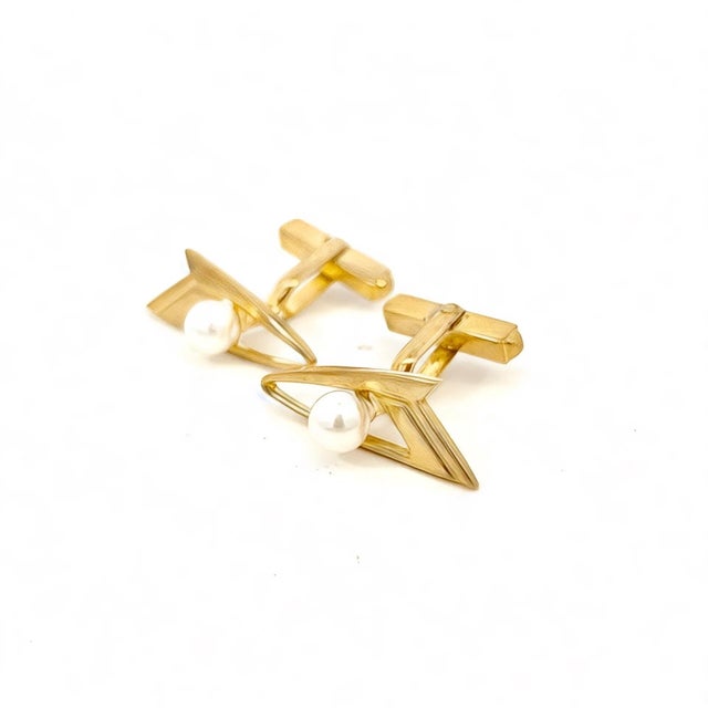 1990s Mikimoto Estate Akoya Pearl Cufflinks Overlay 14k Gold, 2 Pieces For Sale In New York - Image 6 of 11
