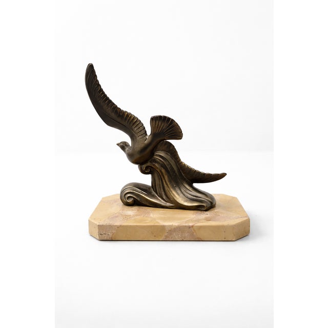Art Deco French Stylized Bird Sculpture with Giallo di Siena Marble Vide-Poche, 20th Century For Sale - Image 6 of 8